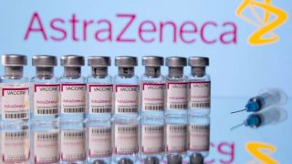 Terceira dose de vacina da AstraZeneca contra o coronavírus produz forte resposta imune, diz estudo