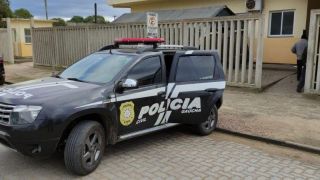 Mulher é presa por praticar crimes contra idosos em Camaquã
