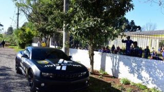 Camaro da Polícia Civil vai a escolas para mostrar que "crime não compensa"