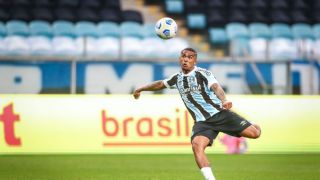 LDU x Grêmio: Escalações, momentos, arbitragem e transmissão