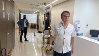 Bolsonaro passa bem e segue sem previsão de alta, diz novo boletim médico