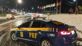 Após queda de neve, estradas gaúchas são monitoradas no Rio Grande do Sul
