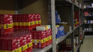 Governo gaúcho repassa R$ 110 milhões e coloca em dia fornecedores de medicamentos da Saúde