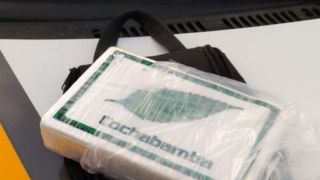 Brigada Militar prende dupla em carro com mais de 1 Kg de cocaína em Camaquã