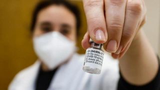 Rio Grande do Sul distribui vacinas contra a Covid para iniciar dose de reforço de idosos em asilos