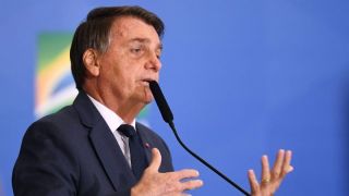 Bolsonaro diz que conversou com ministro sobre como reduzir preço de combustíveis