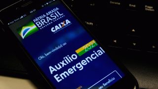 Governo discute prorrogar auxílio emergencial por mais um ano