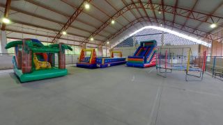 Brinquedos infláveis estão disponíveis para comunidade de Dom Feliciano no encerramento das atividades em comemoração ao dia das crianças