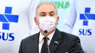 “Temos doses”, diz o ministro da Saúde sobre ampliar a vacinação contra o coronavírus