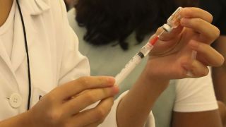 Governo federal libera R$ 1,4 bilhão para a compra de 100 milhões de doses de vacinas contra o coronavírus