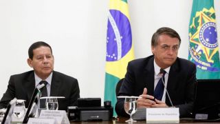 Filiação de Bolsonaro ao PL é por dinheiro e tempo de TV, afirma Mourão