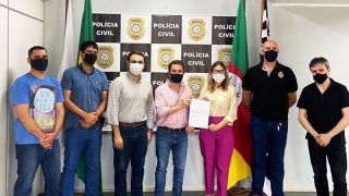 Vereador Azambuja e deputado Turra destinam R$ 90 mil para Decrab Camaquã