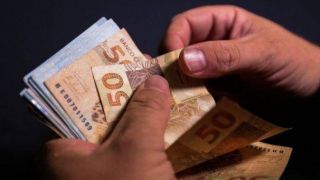 Empregadores devem pagar a segunda parcela do 13º salário até esta segunda-feira