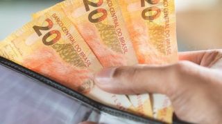 Governo gaúcho quita o 13º salário dos servidores estaduais