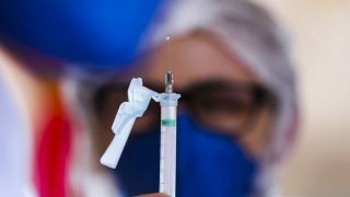 Governo anuncia quarta dose de reforço da vacinação para pacientes com baixa imunidade
