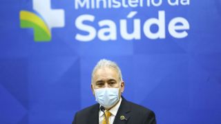 Ministro da Saúde diz que crianças terão doses de vacina se forem incluídas no Programa Nacional de Imunização