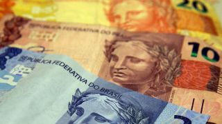 Governo publica MP com novo salário mínimo de R$ 1.212 a partir de 2022