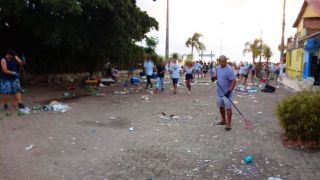 Visitantes deixaram mais de 20 toneladas de lixo espalhadas em Arambaré