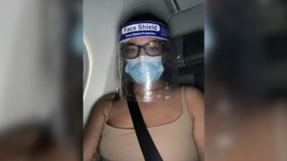 Passageira é trancada em banheiro de avião ao descobrir que estava com covid