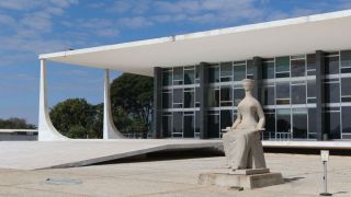 Com alta de casos de coronavírus, Supremo volta a autorizar trabalho remoto