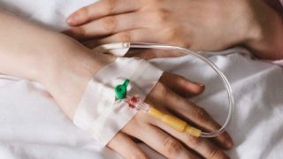 Brasil tem novo recorde na média móvel de casos conhecidos de Covid em 24 horas