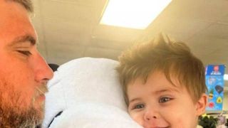 Garotinho salva de incêndio família que perdeu olfato devido a Covid-19
