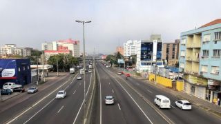 Obras geram bloqueios parciais na BR-116 entre Porto Alegre e Sapucaia do Sul até domingo