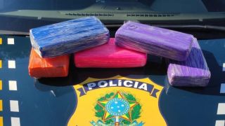 Mulher grávida é presa com mais de cinco quilos de cocaína