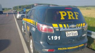 Mulher é presa ao dirigir bêbada, após brigar com namorado em Tapes
