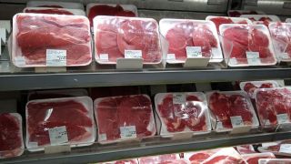 China suspende a compra de carne bovina de frigoríficos brasileiros por uma semana
