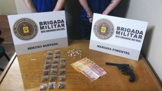 Brigada Militar prende dupla com arma e drogas em Mariana Pimentel