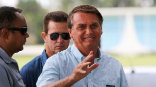 Bolsonaro diz estar “orgulhoso e feliz” por perdão ao deputado Daniel Silveira