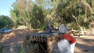 Pontes de concreto estão sendo construídas no interior de Dom Feliciano