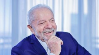 “Vamos fazer um debate para regular a mídia”, diz Lula