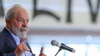 Lula pede desculpas por erros cometidos durante os governos do PT