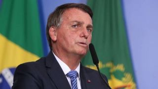 Bolsonaro encaminha projeto que desvincula recursos do pré-sal para saúde e educação