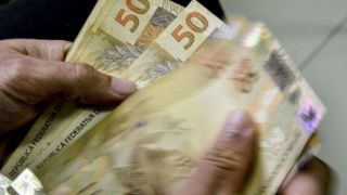 Governo paga hoje Auxílio Brasil a beneficiários com NIS final 6