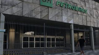 Petrobras tem novo presidente; posse é questionada por petroleiros