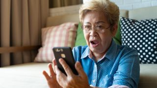 Dia dos Avós: idosos conectados superam desafios e marcam presença no universo digital