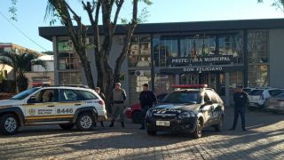 Policiais de Dom Feliciano fazem homenagem a PMs mortos na Zona Leste de Porto Alegre