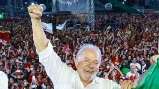 Lula afirma que, se for eleito, o BNDES não irá mais financiar grandes empresas