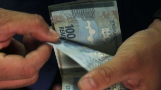 Parcela de agosto do Auxílio Brasil é paga aos beneficiários com Número de Inscrição Social com final 7