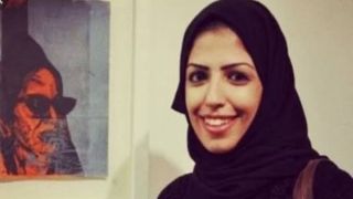Mulher saudita é condenada a 34 anos de prisão por usar Twitter