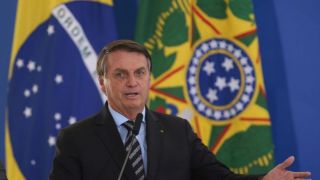 Bolsonaro diz que foi o “único líder” que teve coragem de lutar contra o “fecha tudo irresponsável”