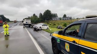 Duas pessoas morrem e uma fica ferida em acidente na BR-290, em Glorinha, entre carro e guincho
