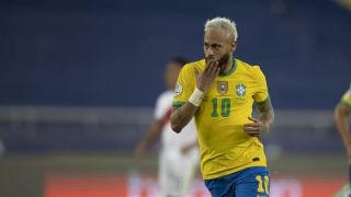 A um mês da Copa do Mundo, Neymar começa a ser julgado por fraude fiscal na Espanha