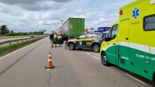 Ciclista morre após colidir com caminhão na BR-116, em Pelotas