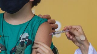 Ministério da Saúde amplia a vacinação contra o coronavírus para todas as crianças de 6 meses a 4 anos no Brasil