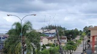  Interrupção de energia no centro de Dom Feliciano após incidente com caminhão 