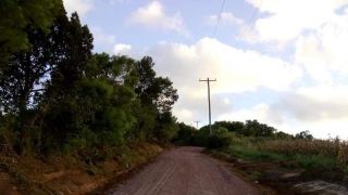 Intenso trabalho de recuperação de estradas em Chuvisca